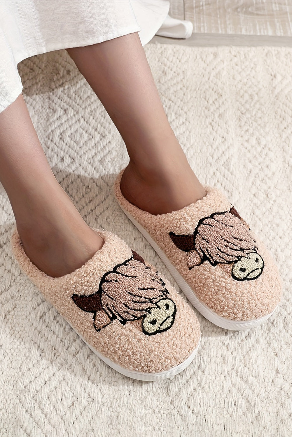 Highland Cow Plush Slippers